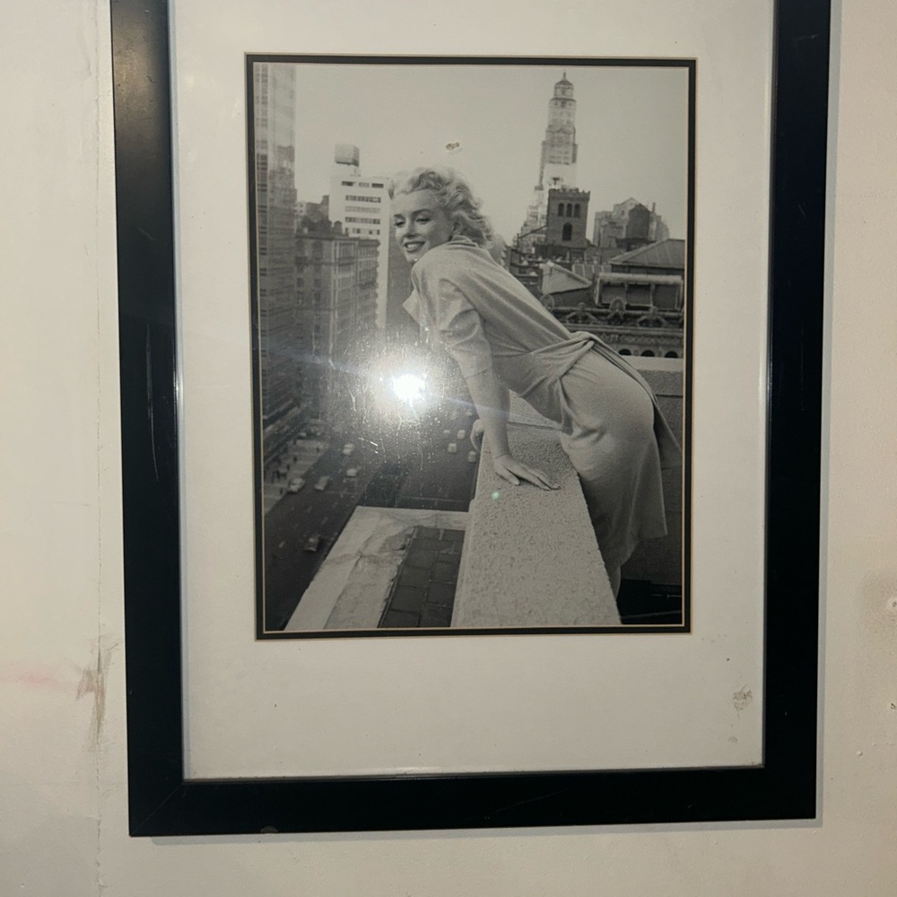 Marilyn Monroe picture in frame